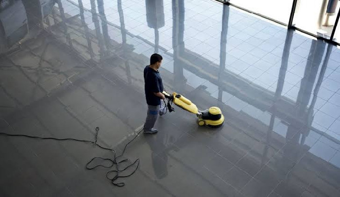 Macchina professionale per la pulizia dei pavimenti