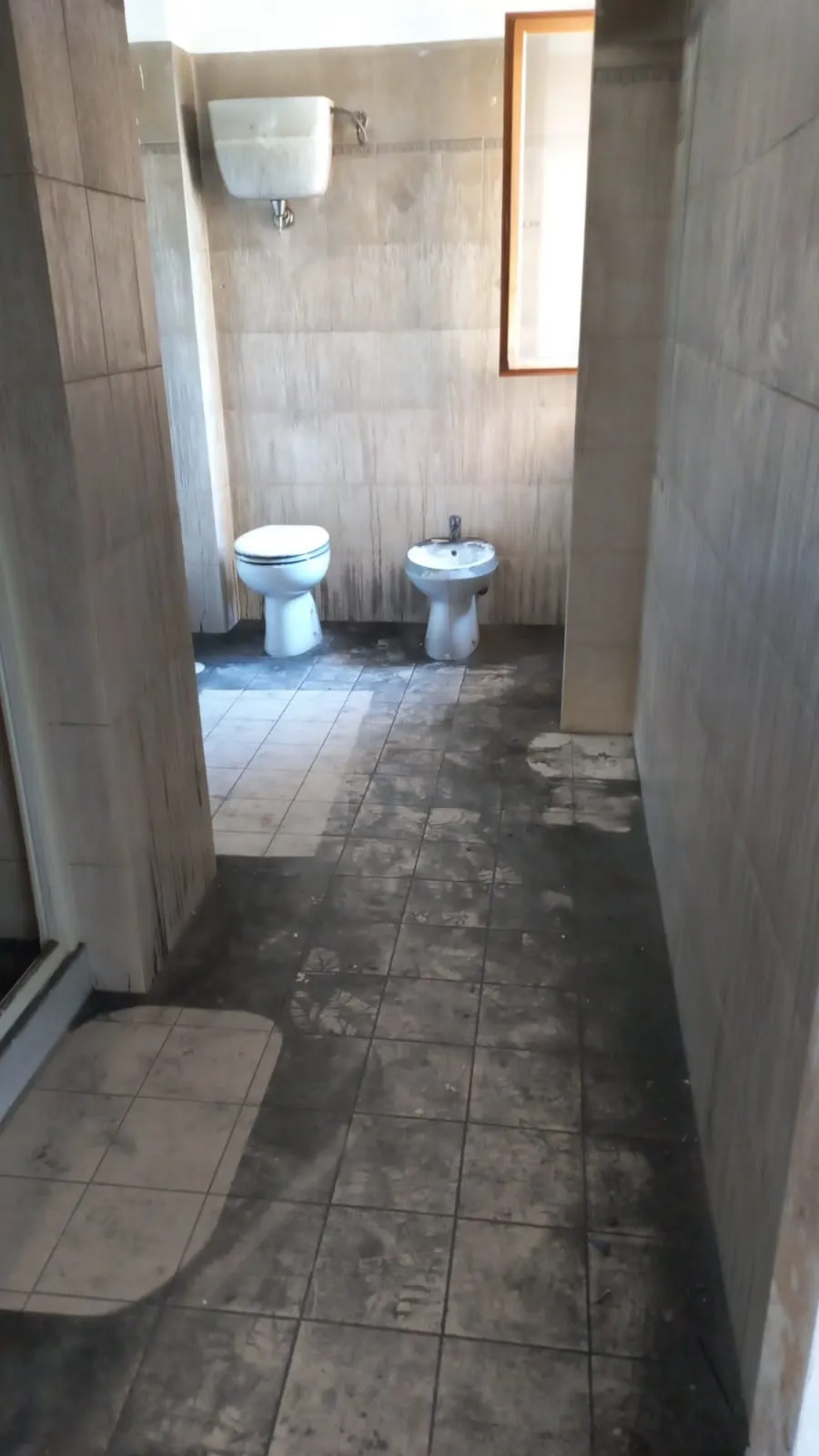 Bagno prima della pulizia profonda